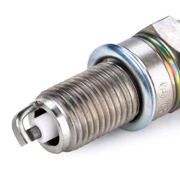 BOSCH 0242229779 Свеча зажигания WR 8 LC+