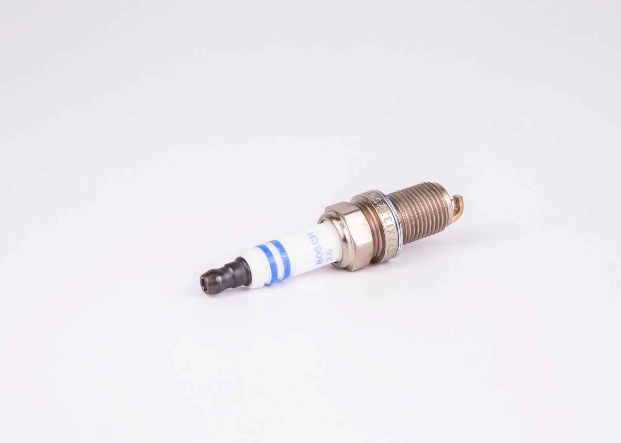BOSCH 0242236571 Свеча зажигания ALFA ROMEO: 159 1.8 MPI/1.9 JTS/2.2 JTS 05-, 159 Sportwagon 1.8 MPI/1.9 JTS/2.2 JTS 06-, BRERA 2.2 JTS 06-, SPIDER 2.2 JTS 06-   AUDI: A4 2.0 00-