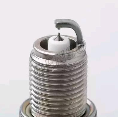 DENSO IT20TT Свеча зажигания AUDI A8 94-02/FORD C-MAX 07-/FIESTA 85-08/FOCUS 98-12/MONDEO 00-15/MAZDA 3/5/