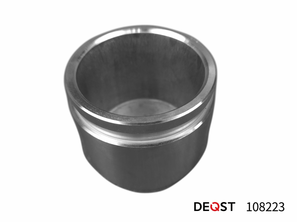 DEQST 108223 Поршень тормозного суппорта переднего (O 57mm, суппорт Akebono). Применяемость: MITSUBISHI ASX 10> /