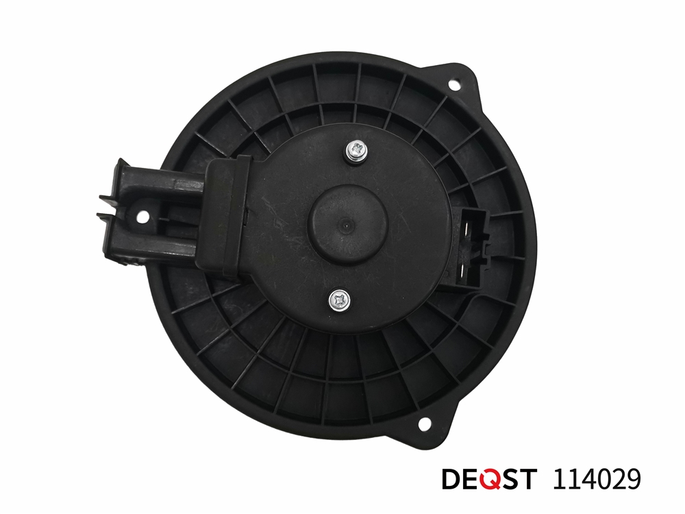 DEQST 114029 Вентилятор отопителя LAND ROVER DISCOVERY III (LAA) Вездеход закрытый 07.04-09.09