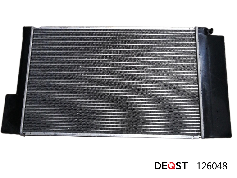 DEQST 126048 Радиатор охлаждения TOYOTA COROLLA ( E15 ) Седан 01.07- 1.6 Dual VVTi