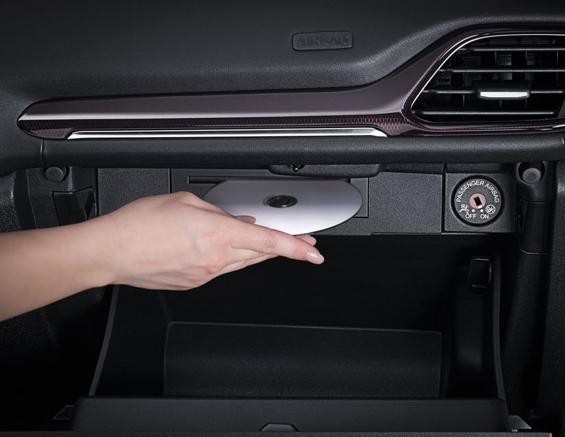 FORD 2475588 Комп. проигрывателя cd, Комплект нельзя установить без электрического разъема в нижней части панели приборов, Одинарный отсек