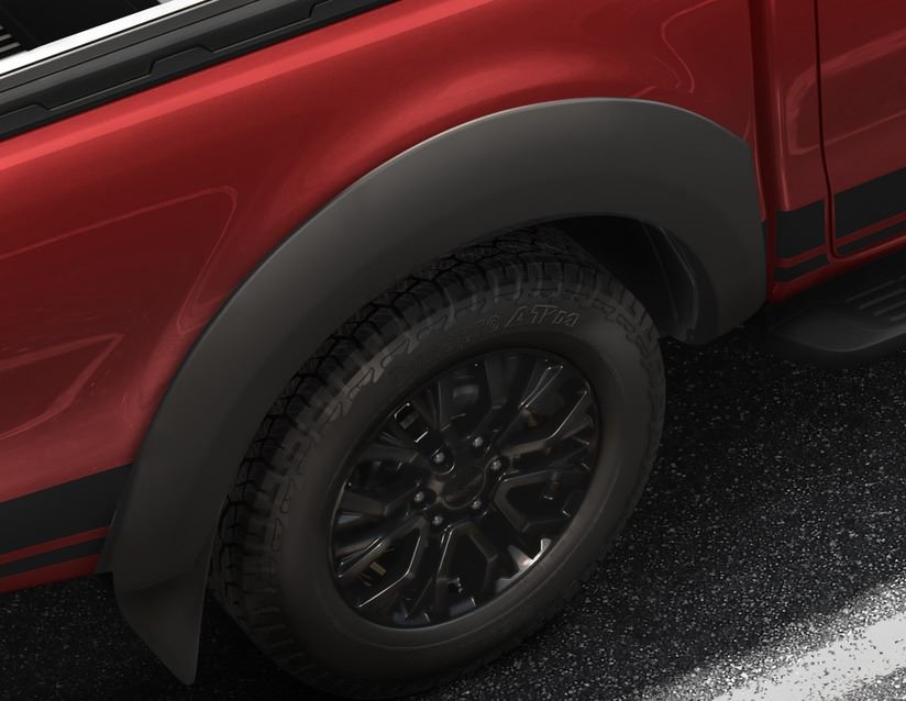 FORD 2487506 Уширители крыла, Черная молдинговая отделка, Для установки не требуется сверление, Стойкий к воздействию уф пластик abs для долговечности, Комплект из 6 шт., Необходима установка expert, FF212070WT, Добавляет примерно 39 мм. к ширине колесной арки, Уширители крыльев egr matt black