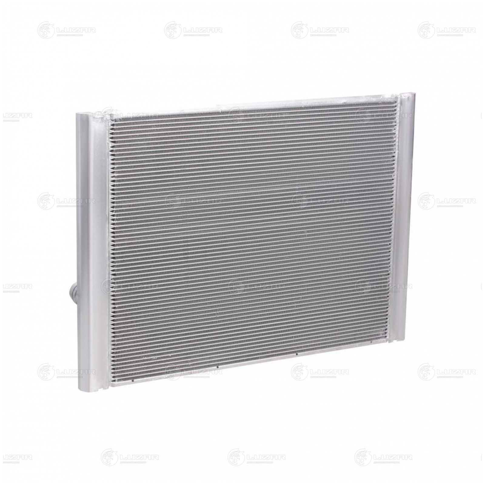 LUZAR LRC26119 Радиатор BMW E60/E61/E63 2.5-3.0 02-