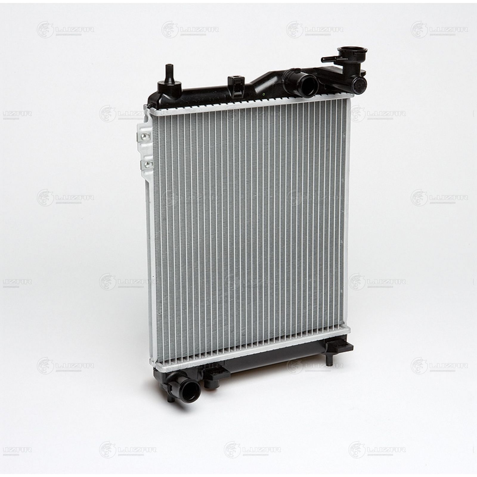 LUZAR LRCHUGZ02320 Радиатор HYUNDAI GETZ 1.1-1.6 02-
