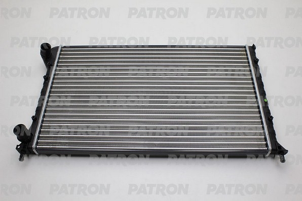 PATRON PRS4331 Радиатор системы охлаждения FIAT: DOBLO (119) 1.4/1.9 D (223AXB1A) 01 - , DOBLO Cargo (223) 1.9 D (223ZXB1A) 01 -